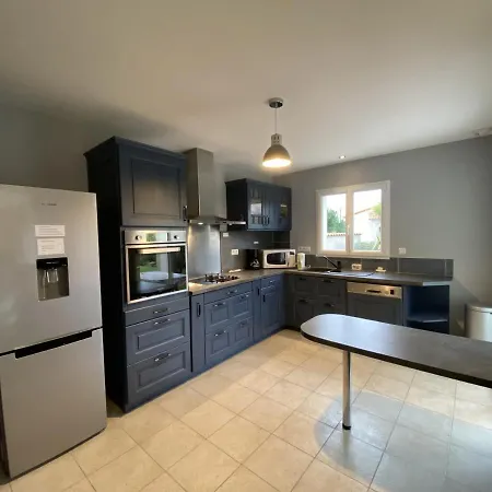 Confortable A Fouras, Proche Mer, 3 Chambres, Terrasse, Jardin, Wifi - Fr-1-709-59 펜션 *