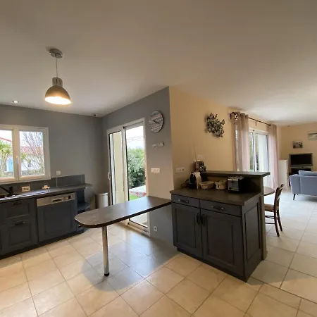 Confortable A Fouras, Proche Mer, 3 Chambres, Terrasse, Jardin, Wifi - Fr-1-709-59 펜션 *